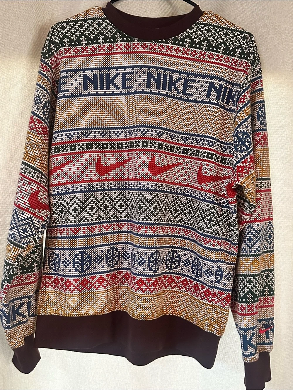 Men’s Nike Sportswear Club Fleece Holiday Crewneck Sweatshirt